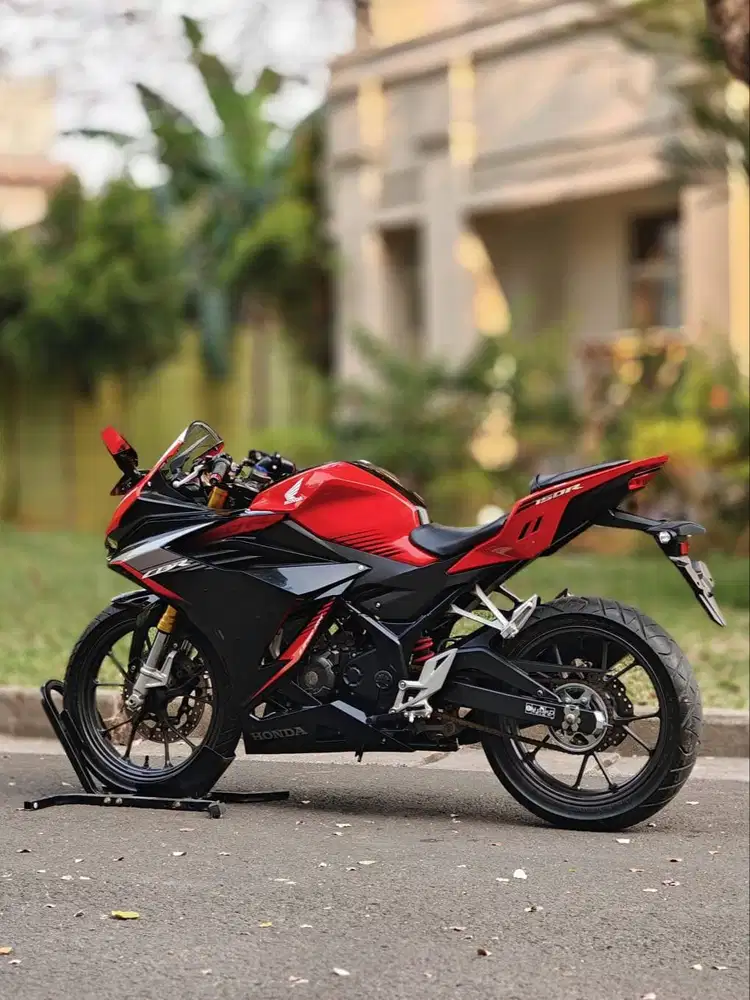 HONDA NEW CB R150R 2022 MERAH KM 10K PAJAK PANJANG KAYAK BARU