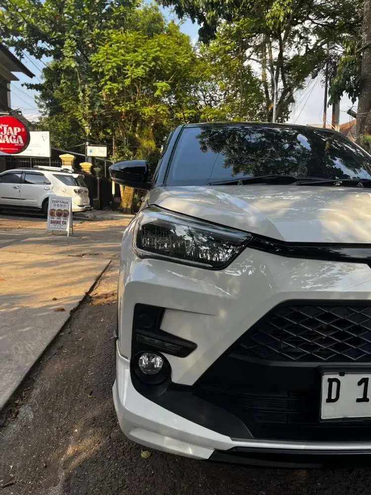 19 rb Toyota Raize GR 2024 Turbo Two Tone plat D Bandung Bensin