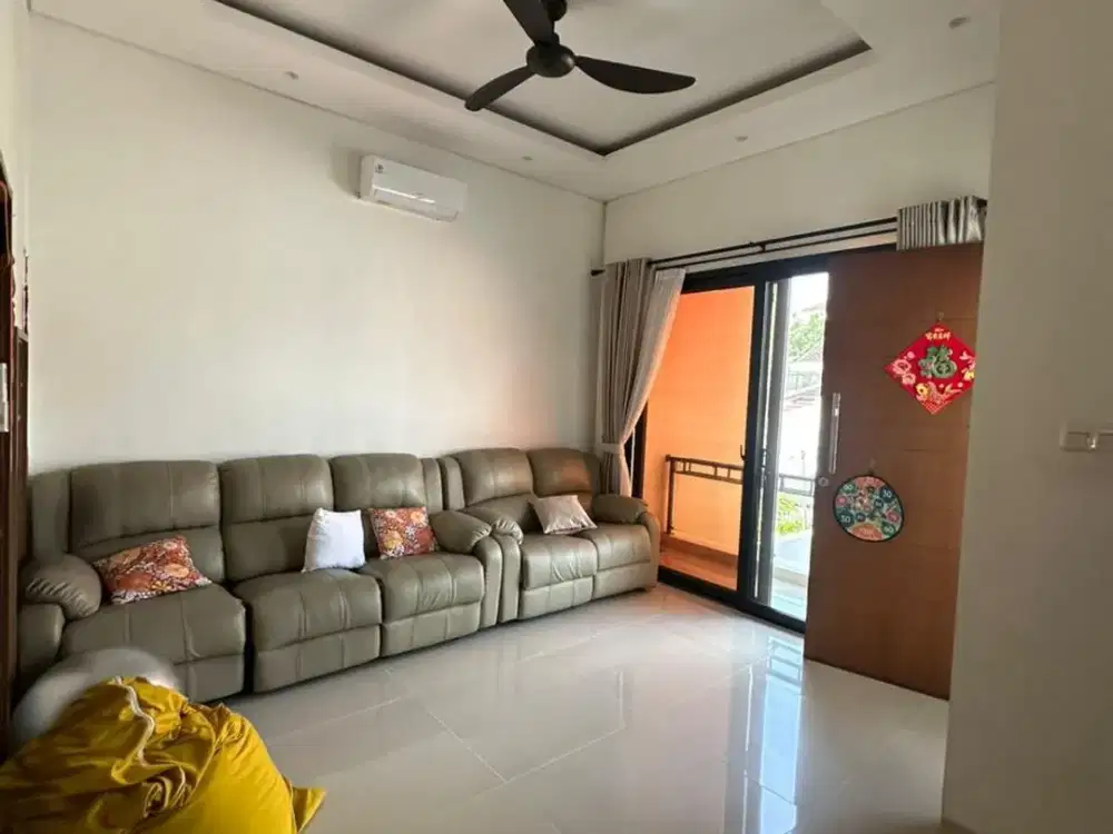 Dijual Rumah Muara Karang, 3,5 Lantai, 4+1 KT, Semi Full Furnished, Harga : Rp 5,5 M