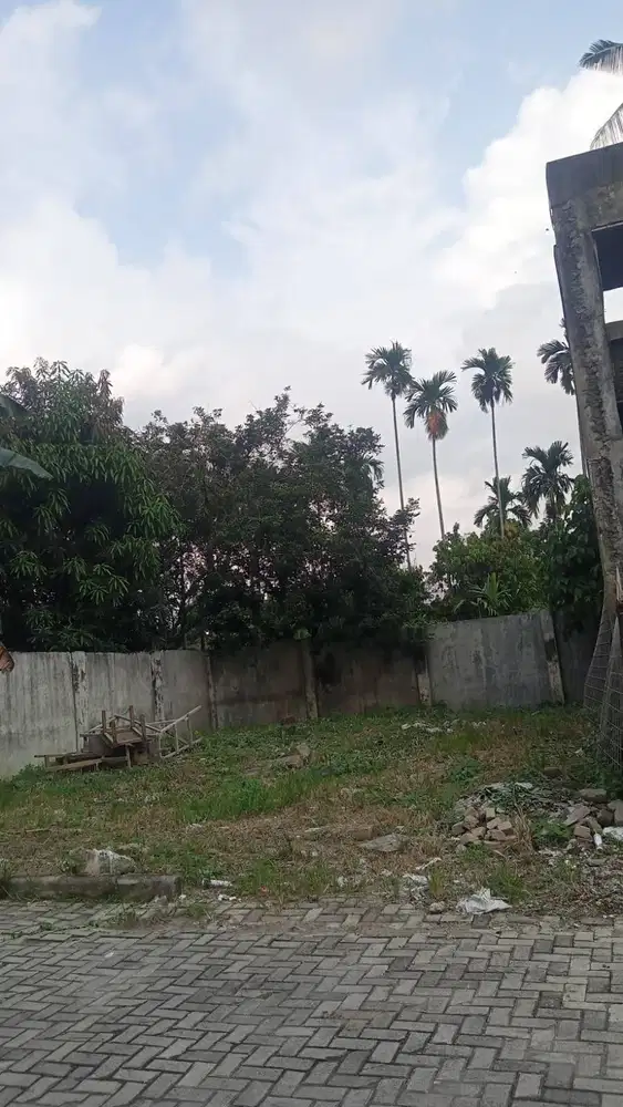 Dijual Tanah, daerah Eksklusif di dalam perumahan mewah, Harga Murah.