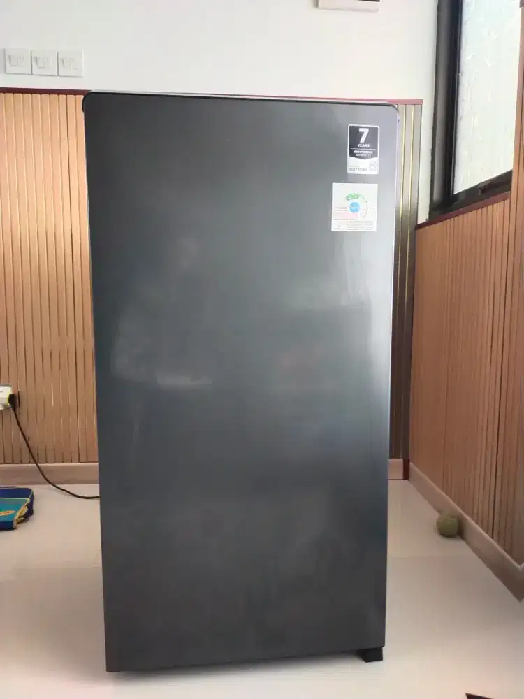 Dijual kulkas merk AQUA