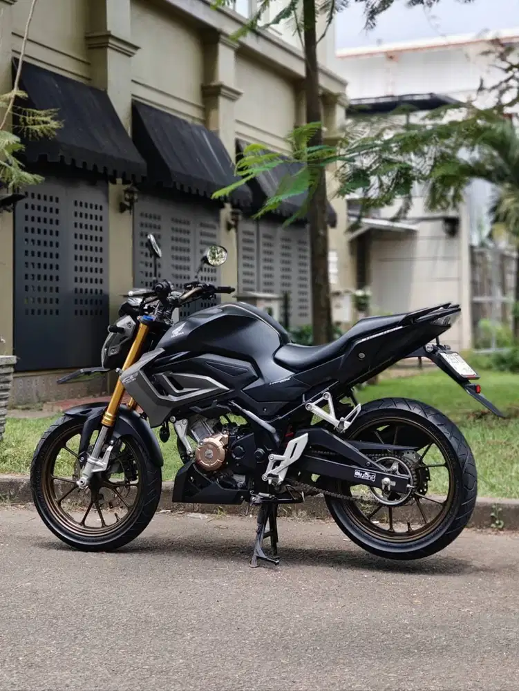 HONDA NEW CB 150R 2023 BLACK KM 7K PAJAK HIDUP SUPERB