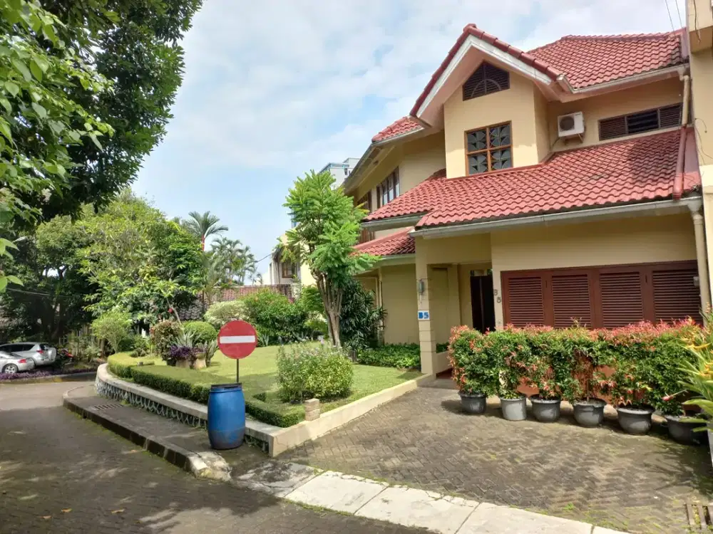 Dijual rumah nyaman di Taman Botanika Jagakarsa