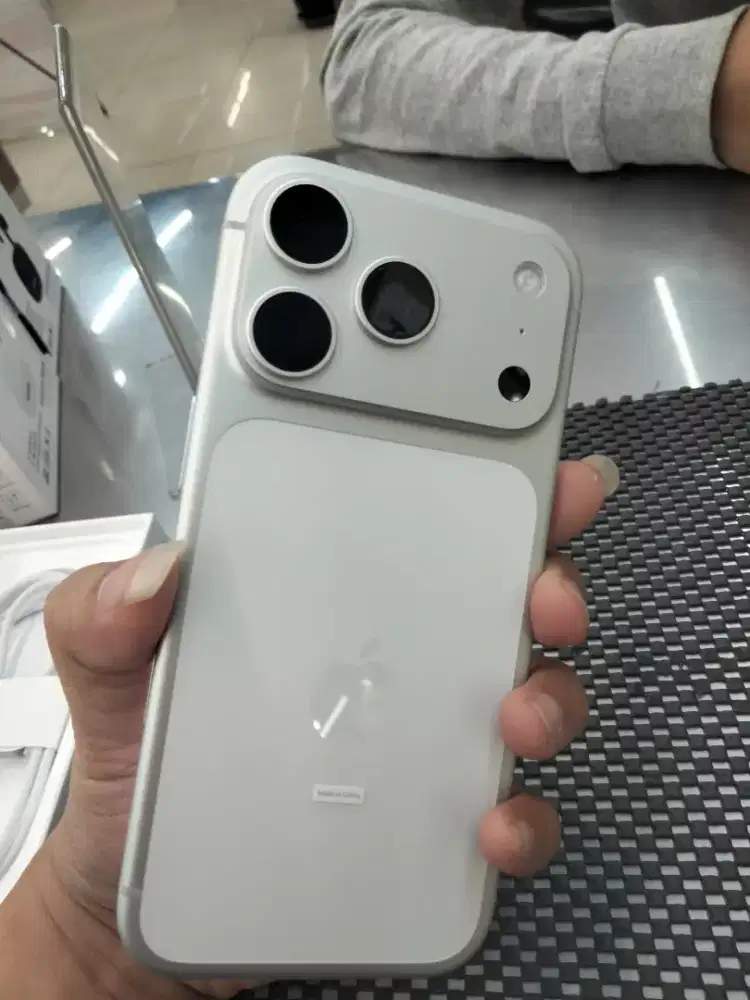 IPHONE 17 PRO 256 IBOK NEW FREE