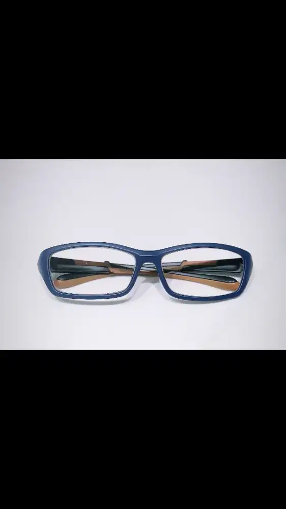 Frame kacamata lensa polos tanpa minus warna dominant navy blue