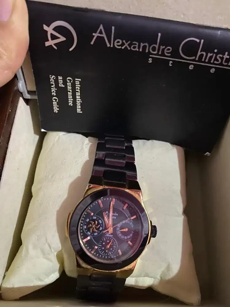dijual jam tangan alexandre keramik buat cewek