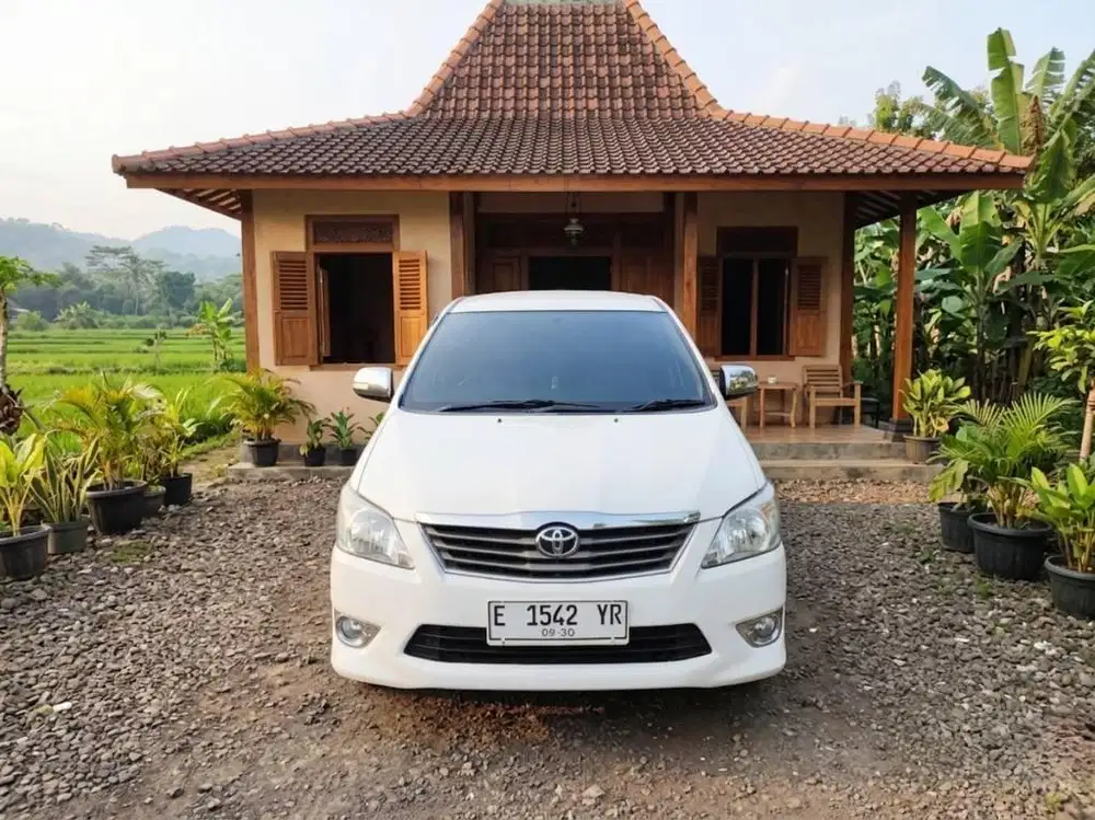 Innova 2.0 G MT 2013