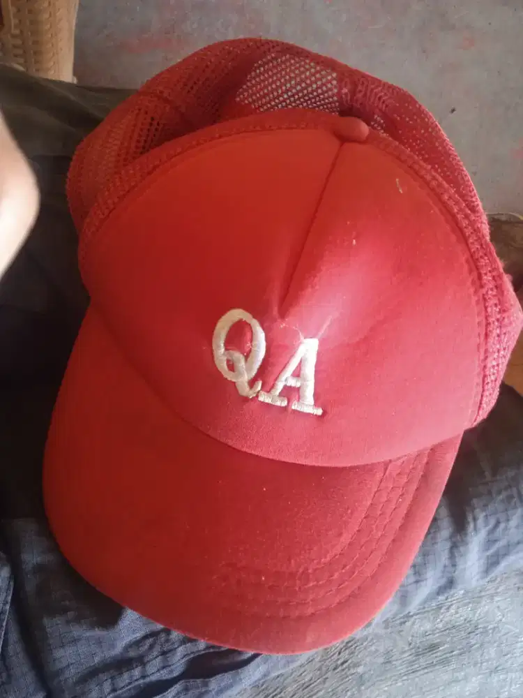 Topi untuk olahraga santai