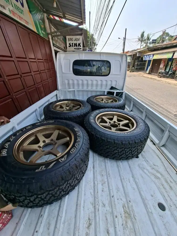 Jual velg te37 dan ban maxxis 980 285/60 r18 pajero fortuner 6x139