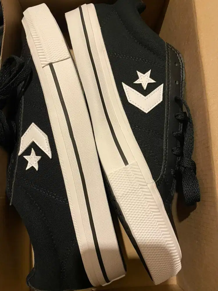 Sepatu Converse ori new size 43