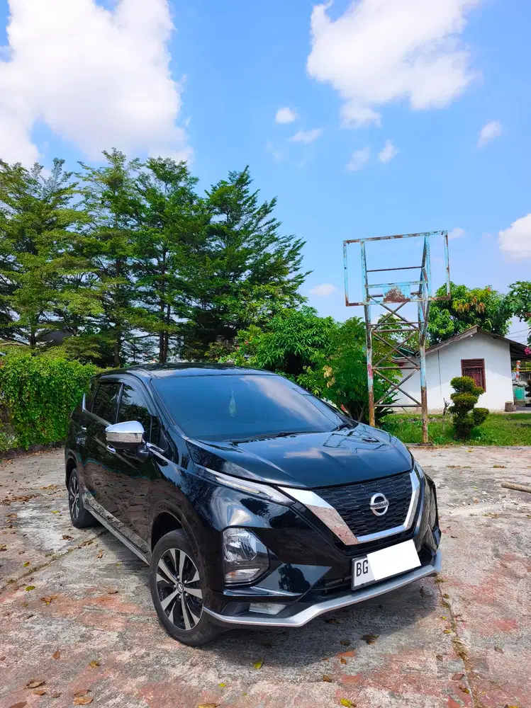 Nissan Livina VL 1.5 AT 2022