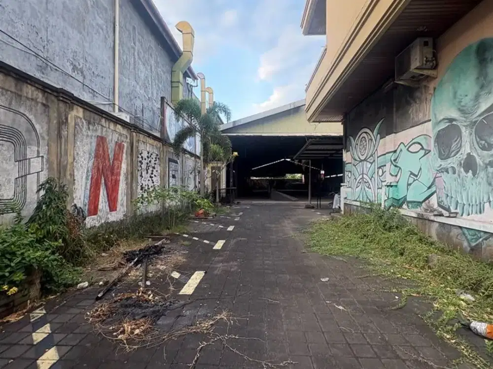 Ruang Usaha plus Rumah plus Gudang Disewakan, di Jl Sunset Road, Badung