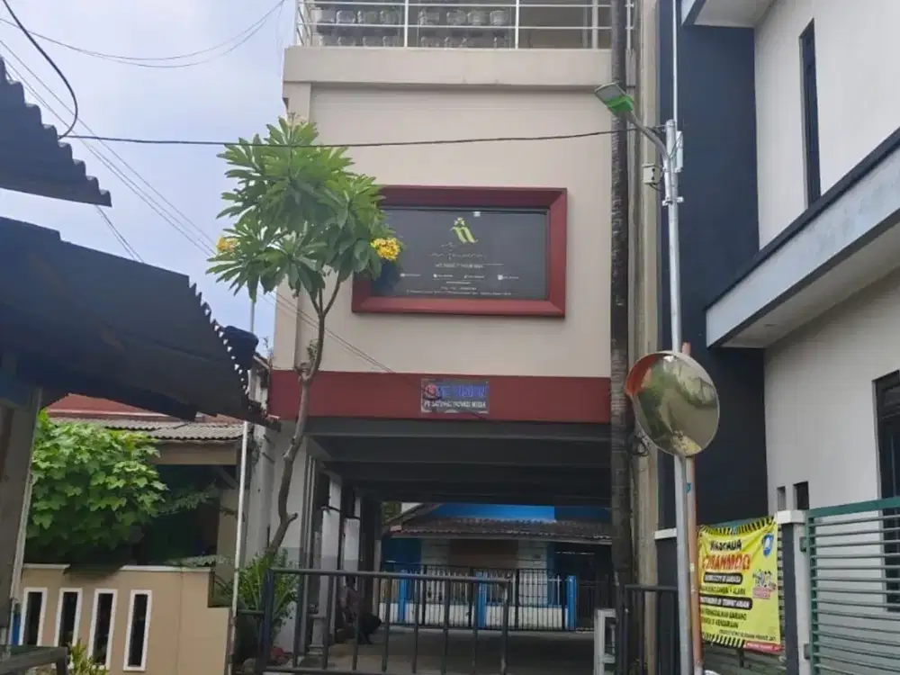 Rumah 3 Lt SHM Siap KPR 15 Mnt ke Gerbang Tol Cililitan J-52467
