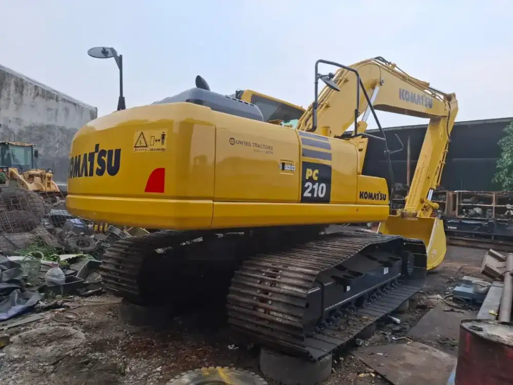 Exavator Komatsu PC210-10MO tahun 2021