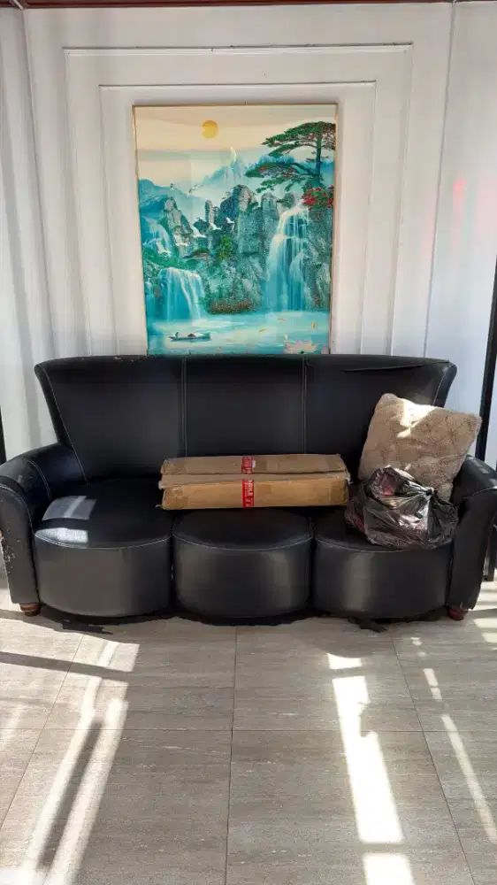 Sofa 1 dudukan kondisi minus seperti digambar HARGA NET