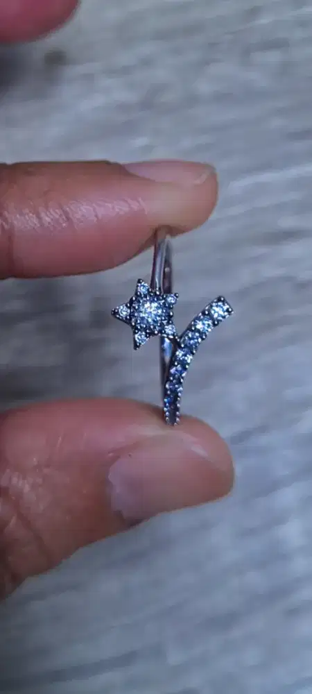 Cincin White 18K Diamond 0,20 Ct Model Bintang Elegan Berat 1,90 Gr