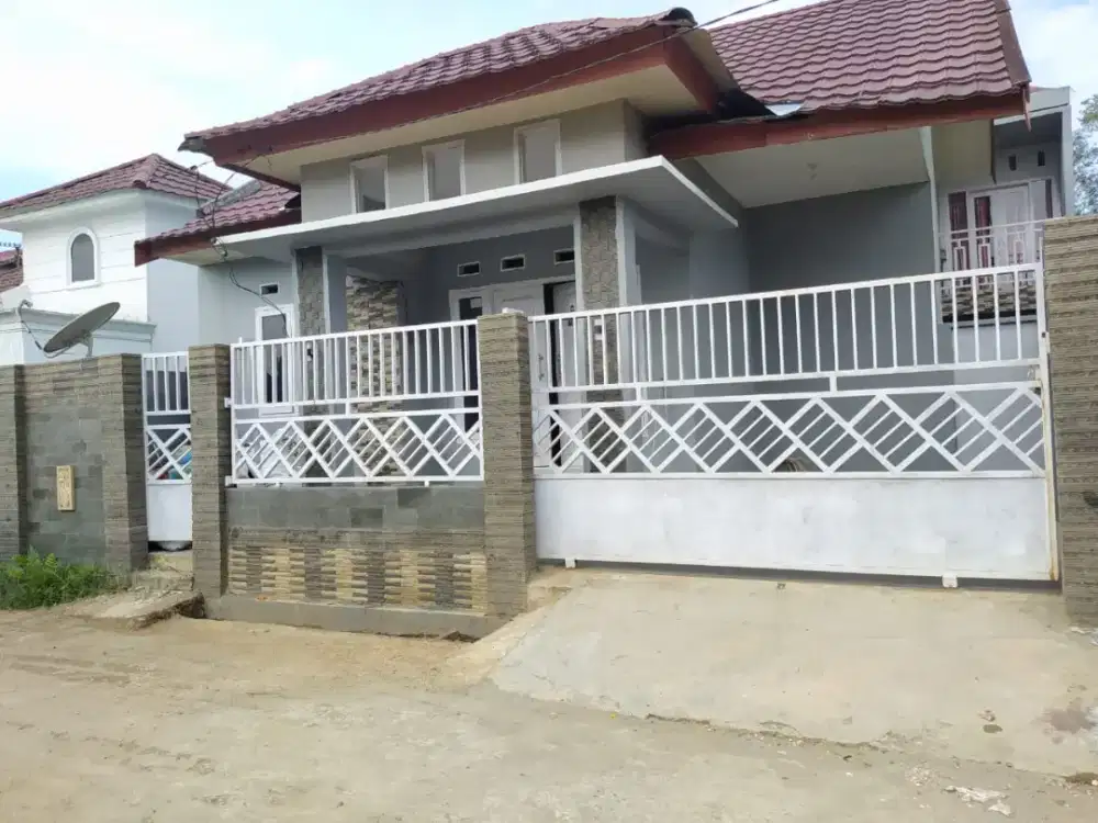 Dijual rumah 2 lantai siap huni di daerah kota Jambi