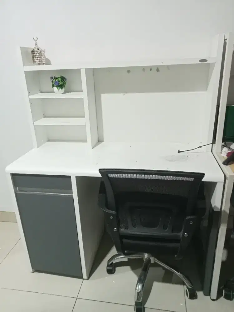 Dijual meja belajar