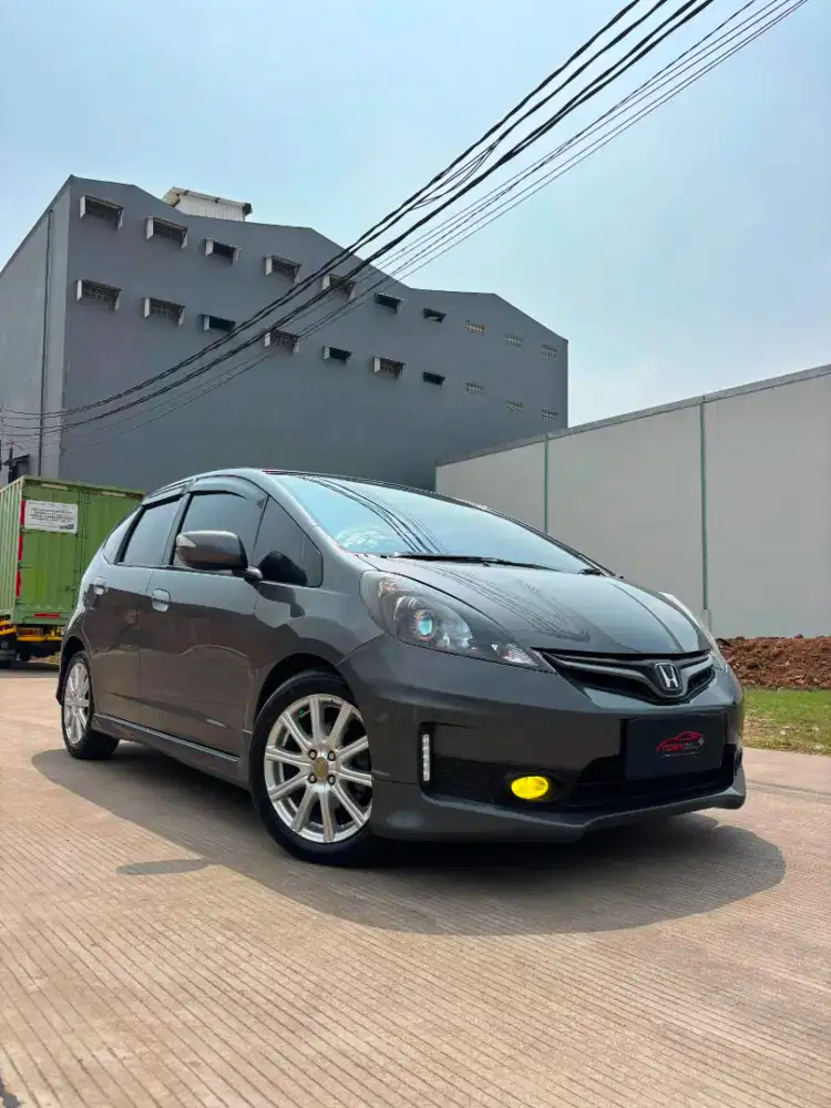 Honda Jazz RS matic 2014 bekas murah