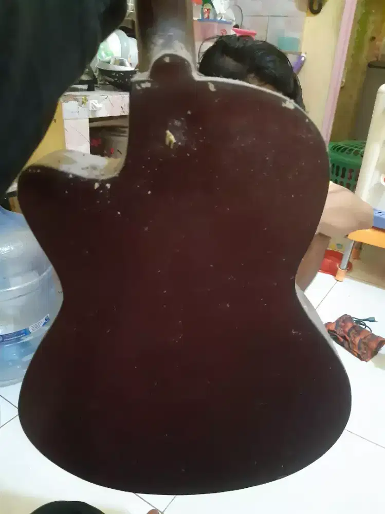 Gitar jarang di pakai