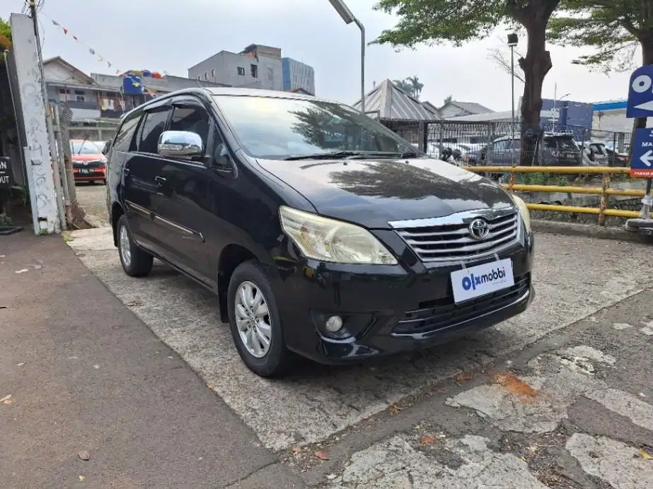 DP MURAH Toyota Kijang Innova 2.0 G Bensin-AT 2011  CWMJB