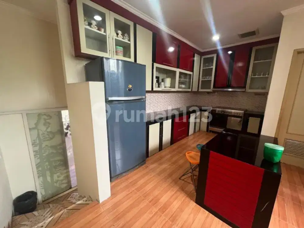 Rumah Pik 4Kamar Tidur 2Lantai Lt 10X23 Furnished