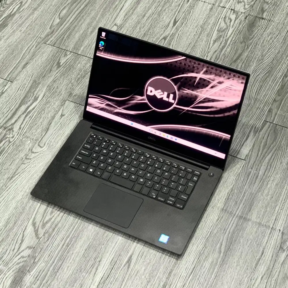 DELL PRECISION 5540 TOUCHSCREEN 32GB/1TB DUAL VGA