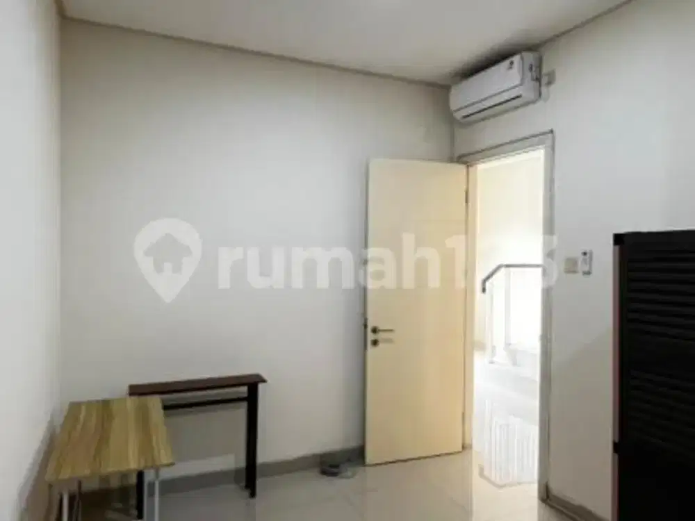 Disewakanr Rumah di Pik 1