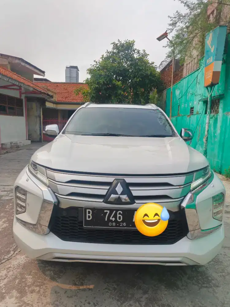 Pajero sport Dakar 2.4 AT tahun 2021 putih