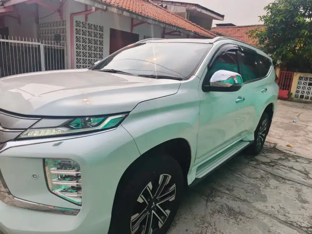 Pajero sport Dakar 2.4 AT tahun 2021 putih