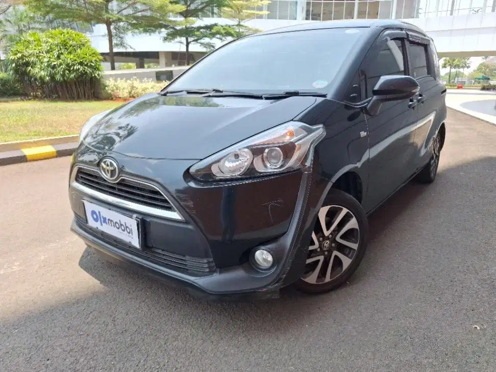 DP MURAH Toyota Sienta 1.5 V Bensin-AT 2016 Hitam CEYRB