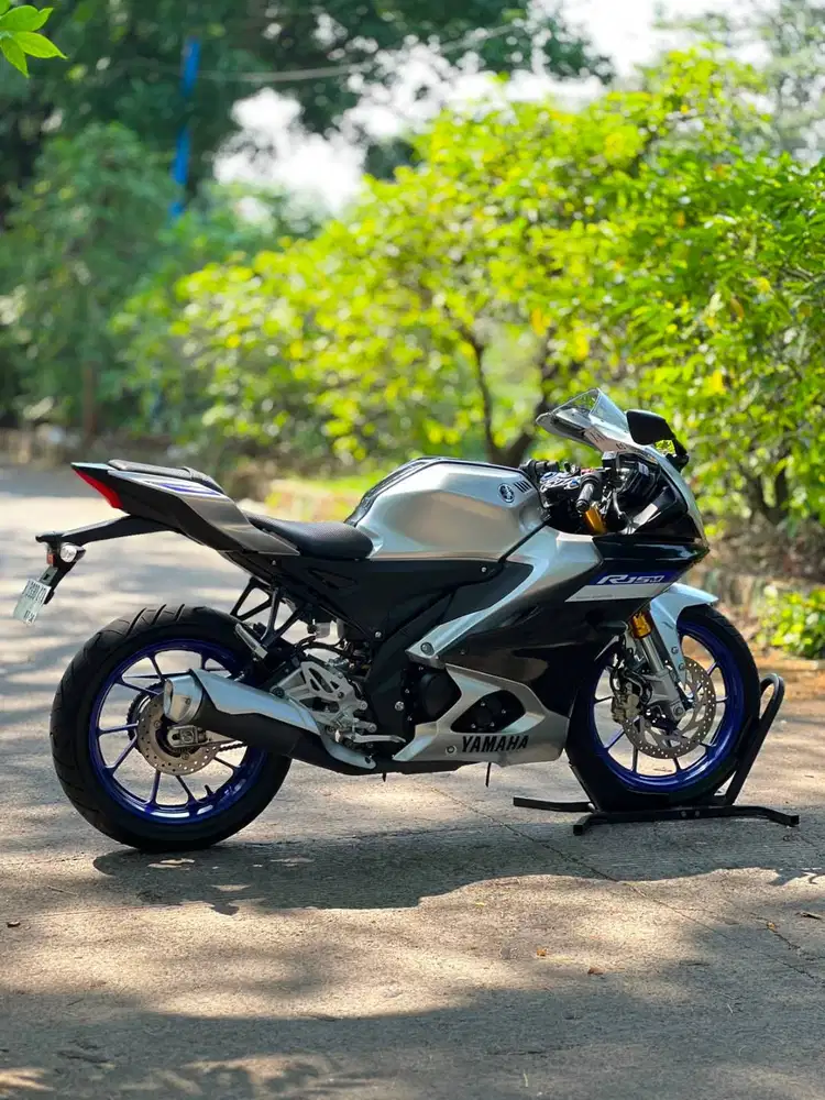 KM 2K AJA! YAMAHA R15M ABS QS CONNECTED 2023 SILVER PAJAK ON SIAP GASS