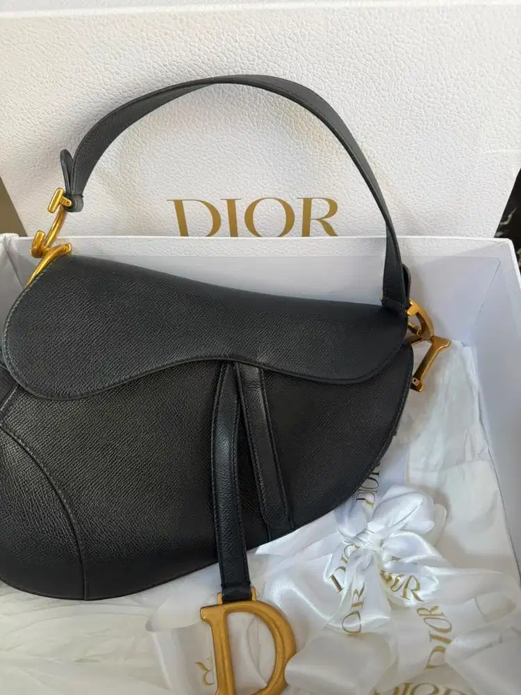 Dior saddle black medium like new!