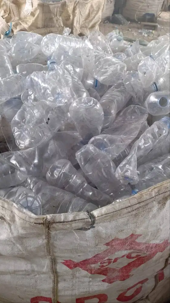 Dicari Untuk Dibeli Botol Plastik PET bekas Air minum dalam Kemasan