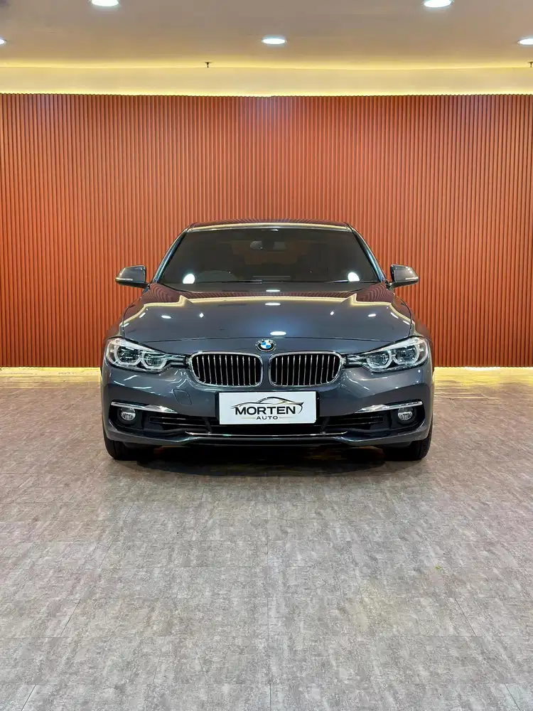 BMW 320i Luxury F30