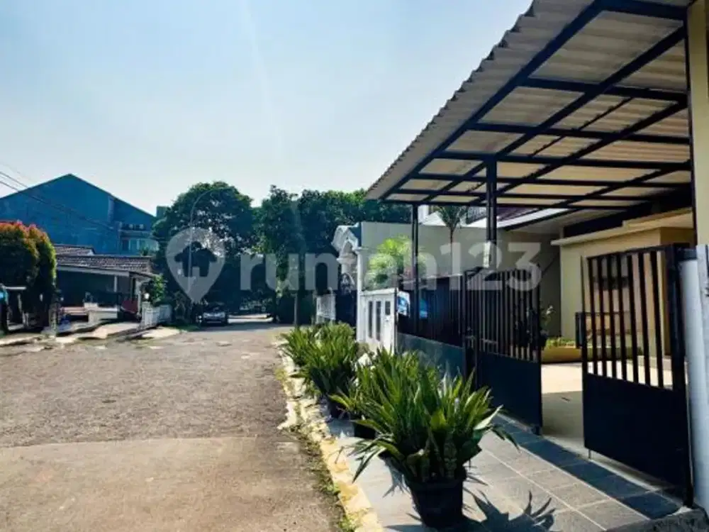 Dijual Cepat B U Rumah 2,5 Lantai Siap Huni di Kencana Loka