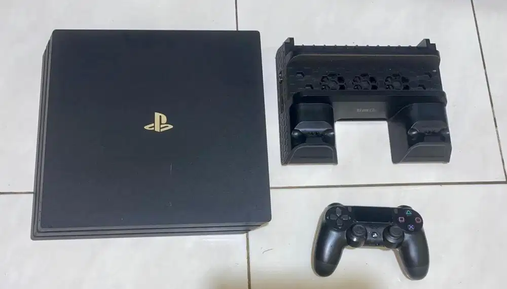 PS4 Pro 1TB Mulus Mesin Adem (OFW Original) + Cooling Stand