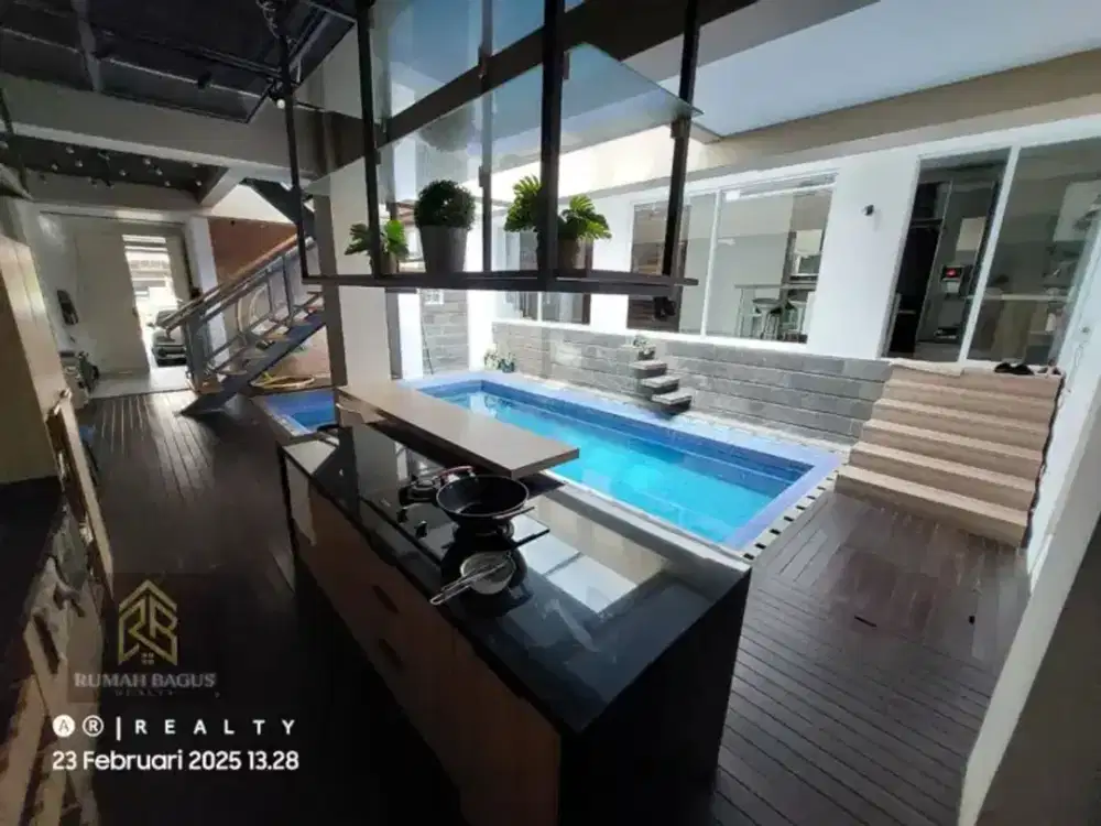 Rumah Mewah Sayap Dago Tubagus Ismail Bandung dengan Kolam Renang Pribadi Harga Nego