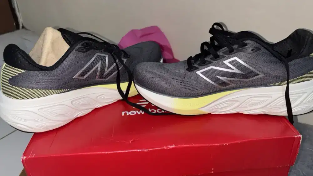 Sepatu New Balance M880J15