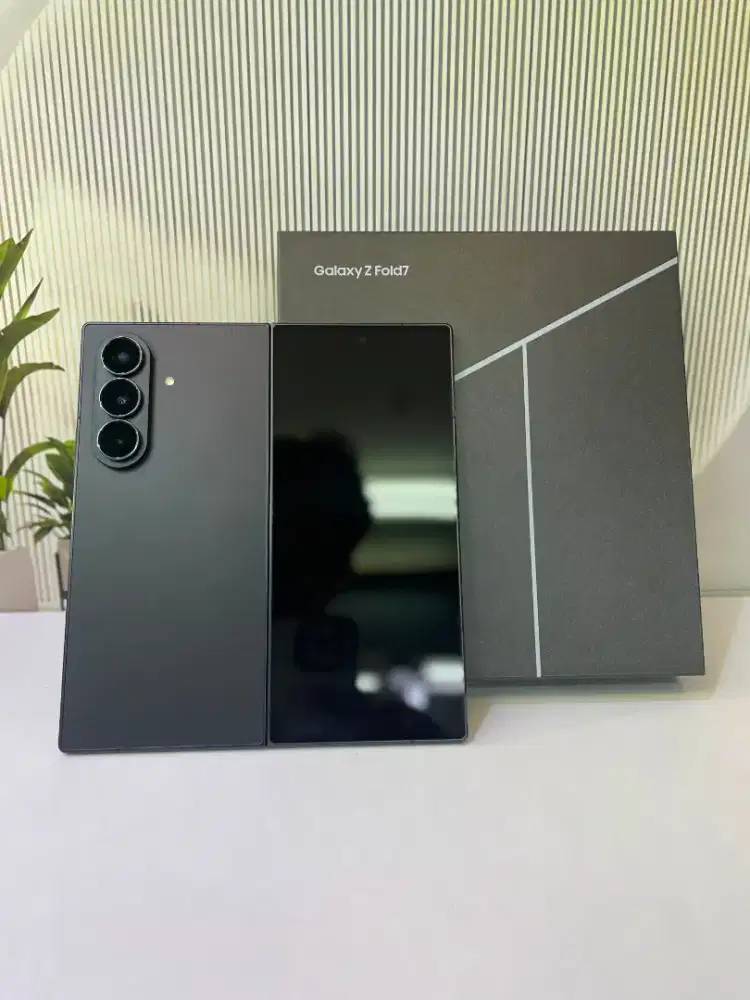 Samsung galaxy Z fold 7 12/256gb Garansi on 2027