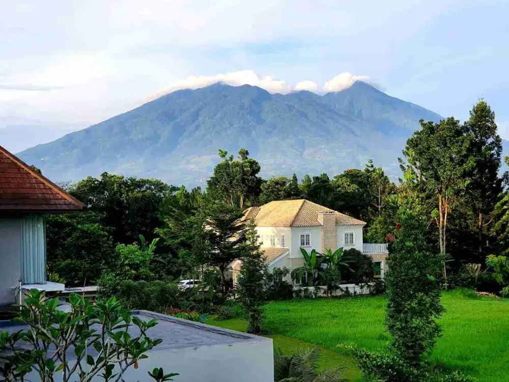 Dijual Rumah Rancamaya Golf View, pemandangan Gunung Salak