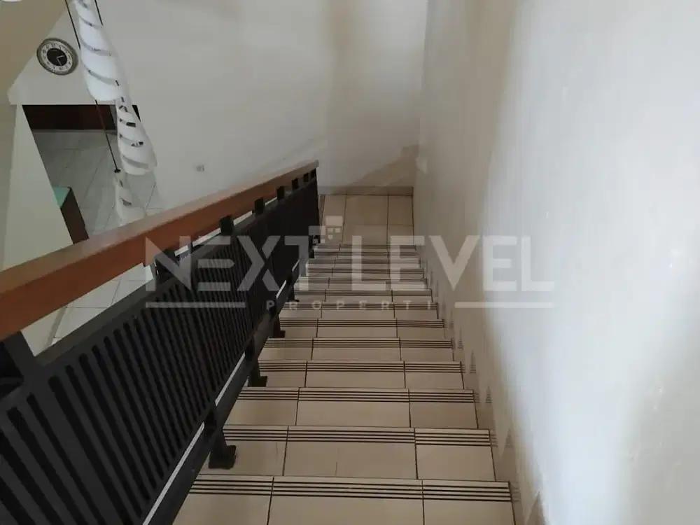 Dijual rumah jalan utama lokasi semper, jak ut