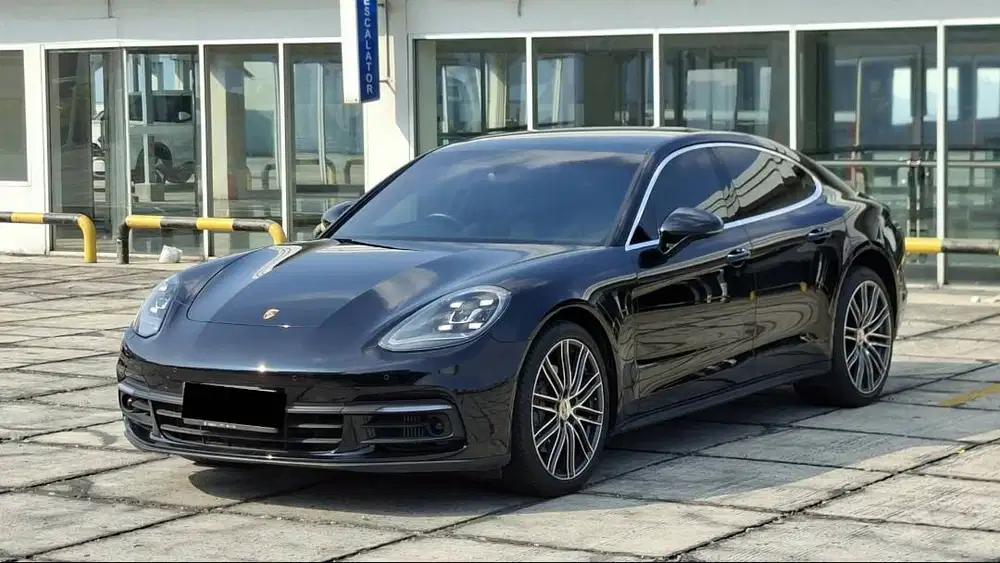 (LOW KM 9RB) PORSCHE PANAMERA 4S 2017 ANTIK