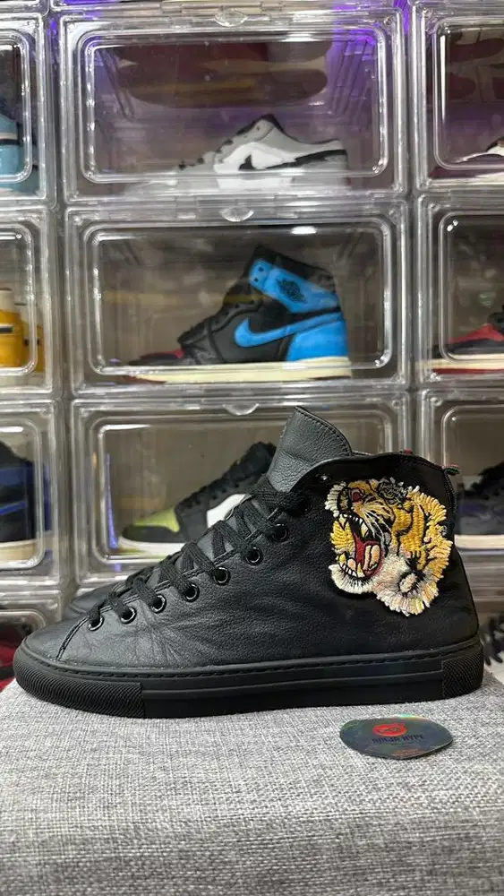 GUCCI BLACK TIGER HEAD LEATHER HIGH TOP SNEAKERS