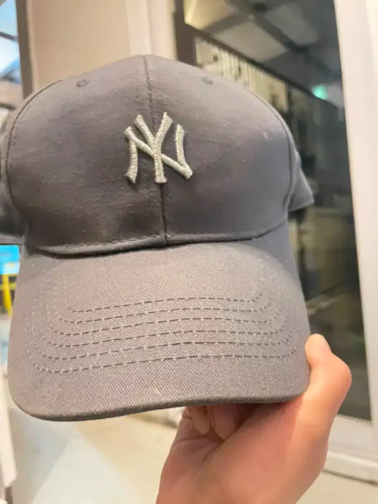 Topi LB Korea
BasicBall Cap