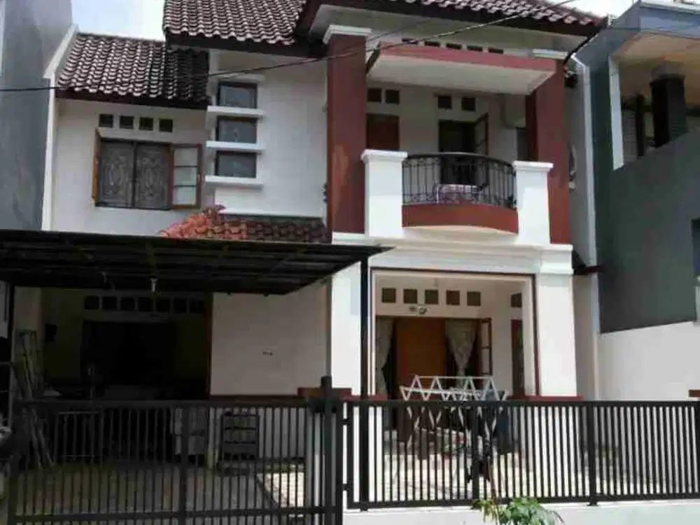 Di Jual Rumah Cantik 2 Lantai Siap Huni di Kemang Pratama 3 kota Bekasi