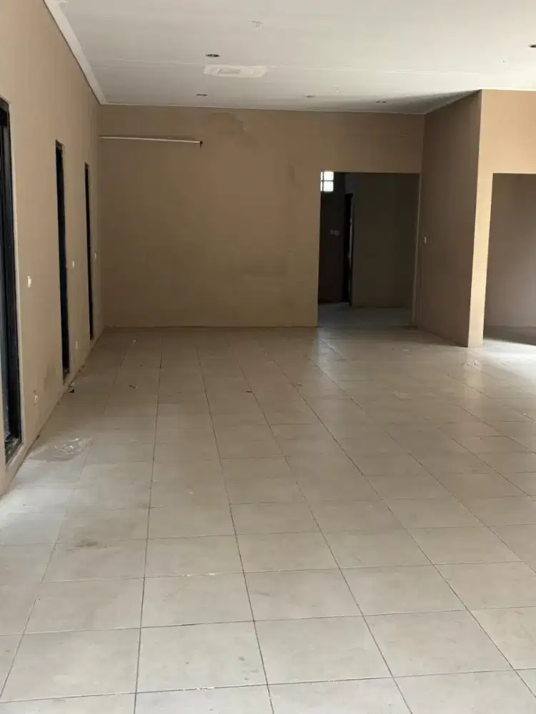 sewa rumah tempat usaha strategis murah di sayap karapitan emung