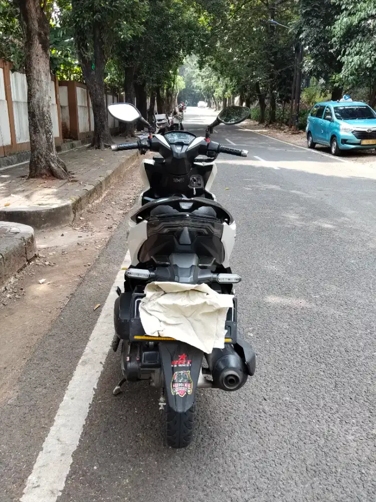 Vario 125 2022 asli hitam(putih)