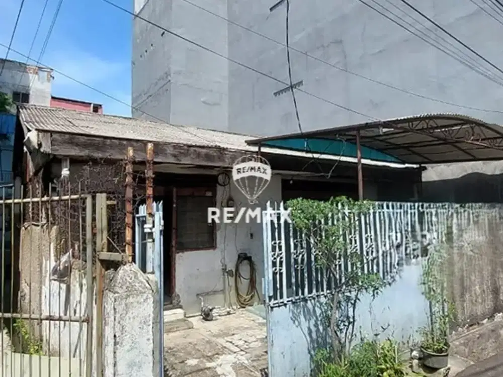DIJUAL RUMAH TUA COCOK UNTUK INVESTASI KOSKOSAN ATAU TEMPAT TINGGAL