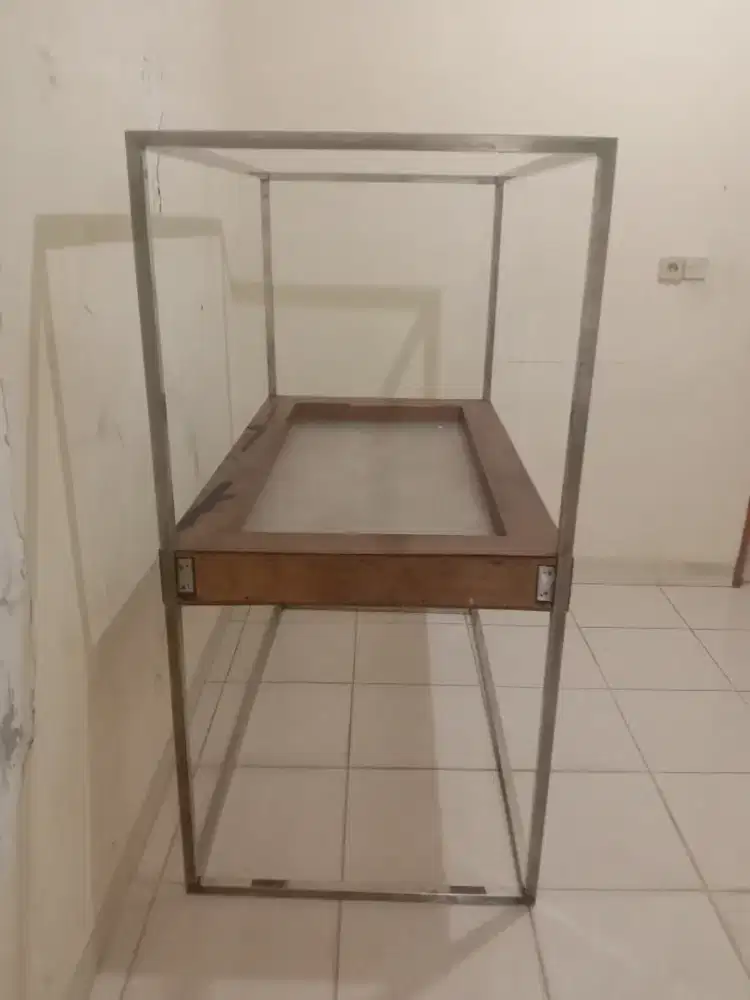 MEJA JUALAN Tinggi 175, Panjang 135, Lebar 75